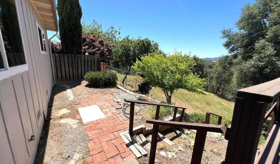 1290 Fairview Dr, Angels Camp, CA 95222 - 3 Beds, 2 Bath