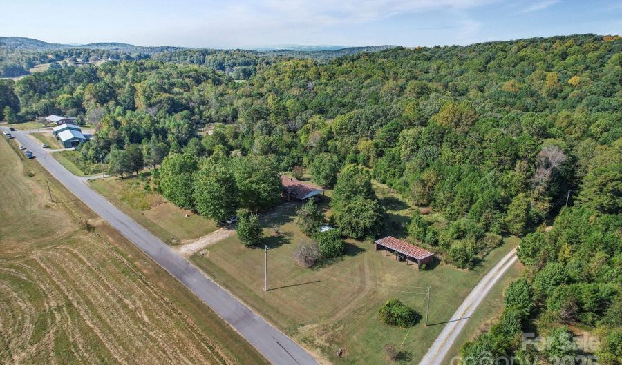 2318 Doul Mountain Rd, Asheboro, NC 27205 - 3 Beds, 2 Bath