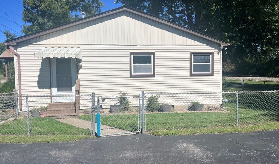 6407 Bluff Rd, Indianapolis, IN 46217 - 4 Beds, 2 Bath