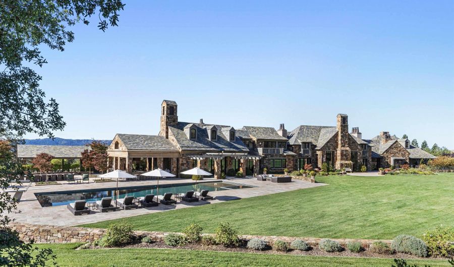 7 Country Oak Ln, Alamo, CA 94507 - 10 Beds, 13 Bath