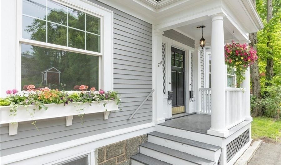 247 Hale St 2, Beverly, MA 01915 - 3 Beds, 2 Bath