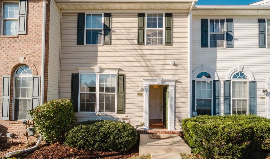 714 KIRKCALDY Way, Abingdon, MD 21009 - 3 Beds, 3 Bath