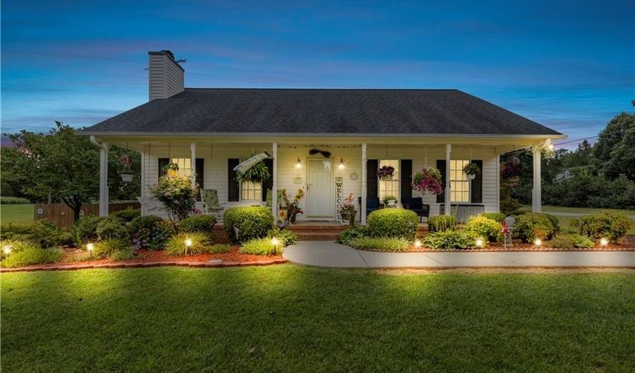 108 Camden Ct, Advance, NC 27006 - 3 Beds, 2 Bath