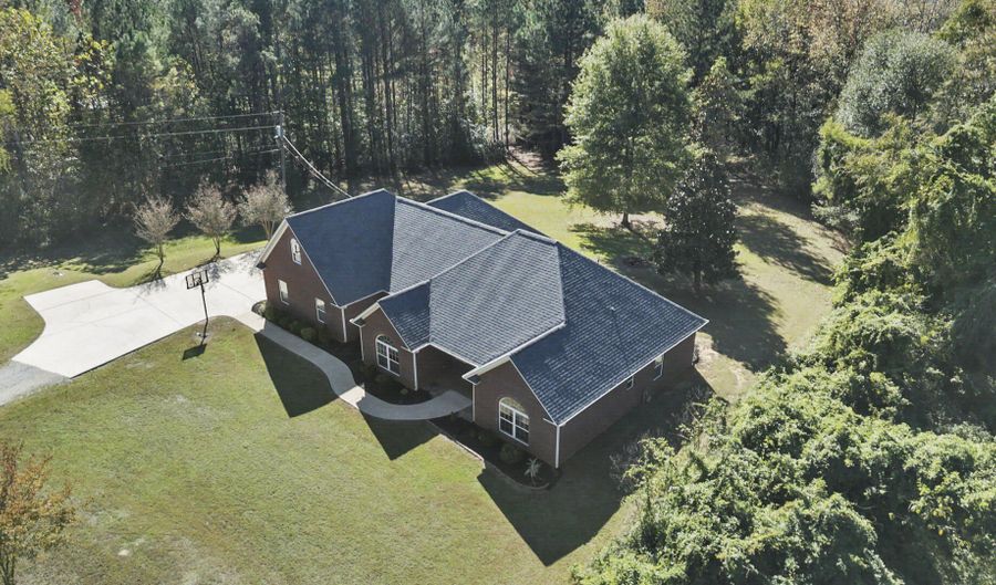 1635 Robertson Rd, Blue Springs, MS 38828 - 3 Beds, 3 Bath