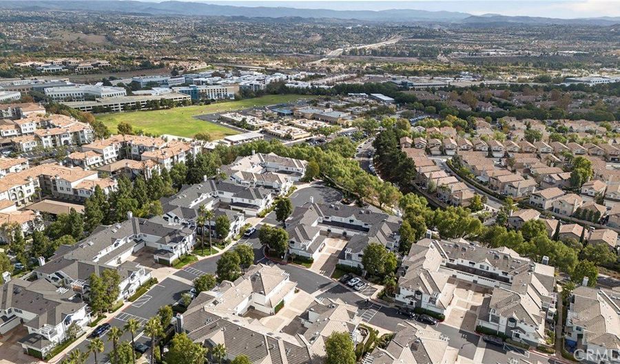 32 Carlsbad, Aliso Viejo, CA 92656 - 3 Beds, 3 Bath