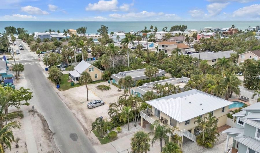 212 MAGNOLIA Ave, Anna Maria, FL 34216 - 3 Beds, 2 Bath