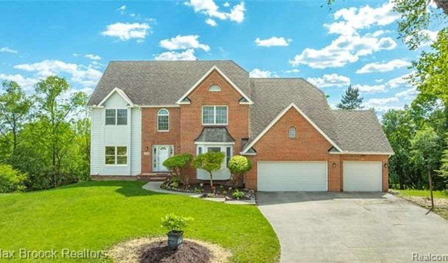 3592 GREAT FALLS Cir, Ann Arbor, MI 48108 - 5 Beds, 4 Bath
