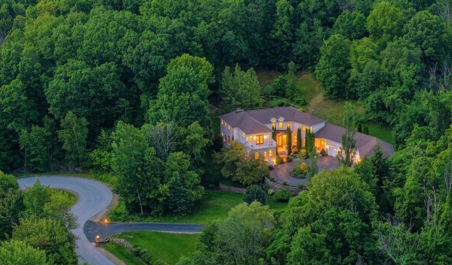 15 Chardonnay Ter, Bedford, NH 03110 - 5 Beds, 5 Bath