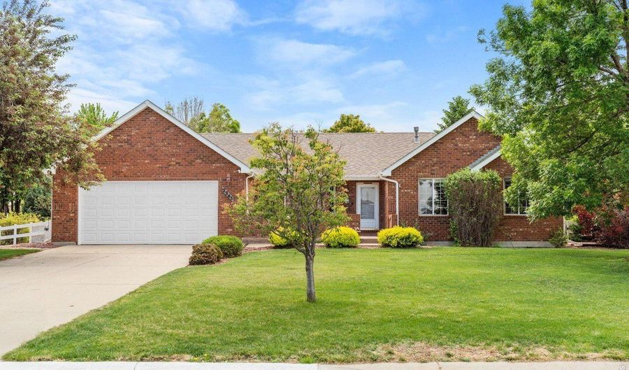 2243 Breckenridge Dr, Berthoud, CO 80513 - 5 Beds, 3 Bath