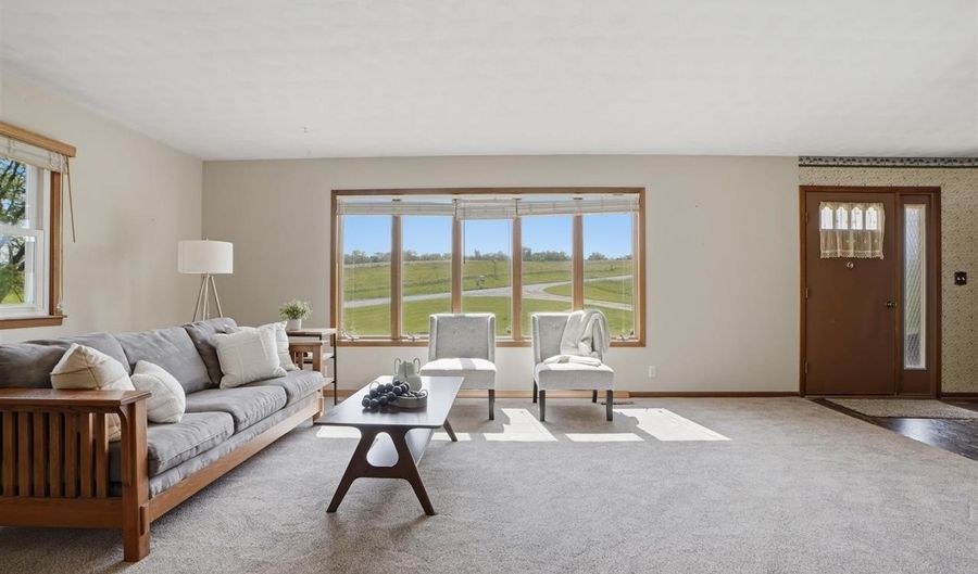 1895 Underwood Ave, Ainsworth, IA 52201 - 4 Beds, 4 Bath