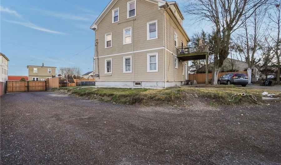 367 Laurel Hill Ave, Cranston, RI 02920 - 6 Beds, 3 Bath