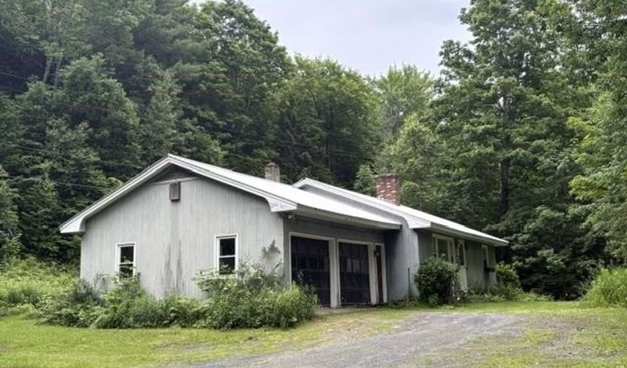 3578 Royalton Turnpike Rd, Barnard, VT 05031 - 2 Beds, 1 Bath