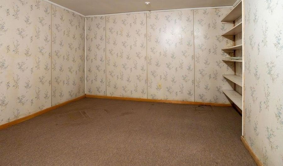 490 W Morrow St, Batesville, AR 72501 - 4 Beds, 3 Bath