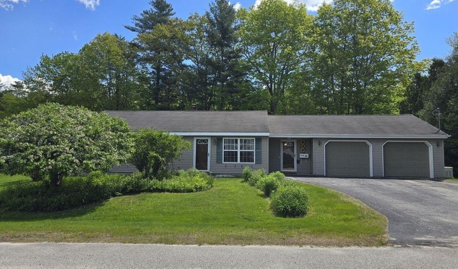 83 Clover Ln, Auburn, ME 04210 - 3 Beds, 1 Bath