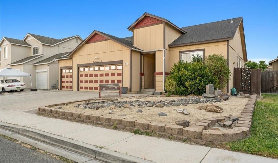 1351 Shadow Ln, Fernley, NV 89408 - 3 Beds, 2 Bath