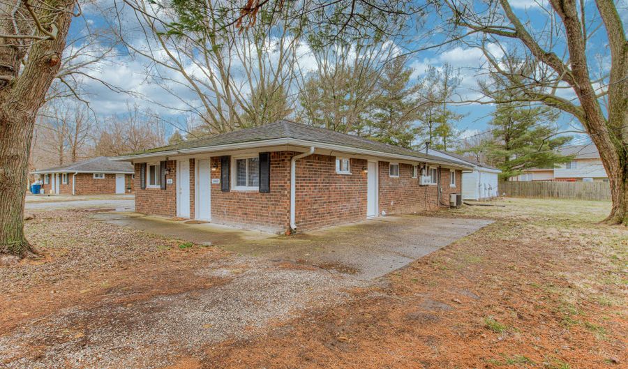 8445 Bluff Rd, Indianapolis, IN 46217 - 2 Beds, 1 Bath