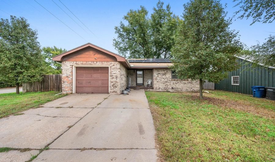 1418 Money St, Augusta, KS 67010 - 3 Beds, 3 Bath