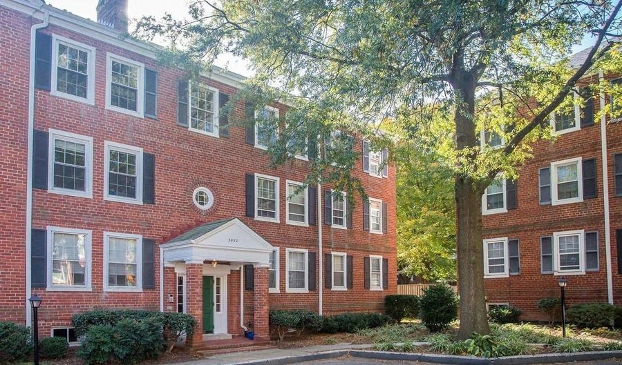 3050 S BUCHANAN St C2, Arlington, VA 22206 - 2 Beds, 1 Bath
