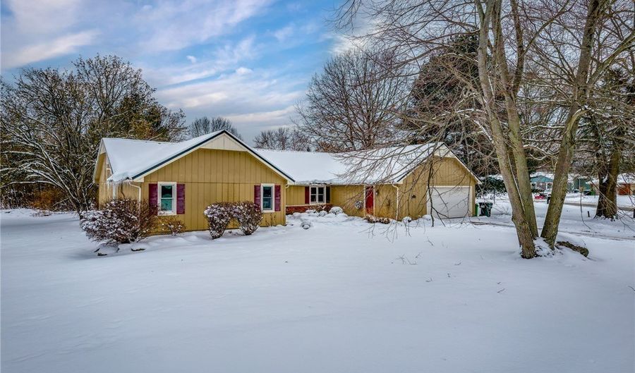 10121 Crows Nest Cv, Aurora, OH 44202 - 4 Beds, 2 Bath