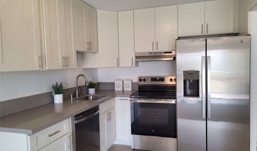 909 Ala Lilikoi St 505, Honolulu, HI 96818 - 2 Beds, 1 Bath
