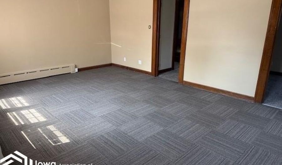 220 W State St, Algona, IA 50511 - 4 Beds, 2 Bath