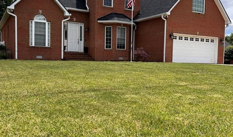 302 Brookside Dr, Algood, TN 38506 - 4 Beds, 2 Bath