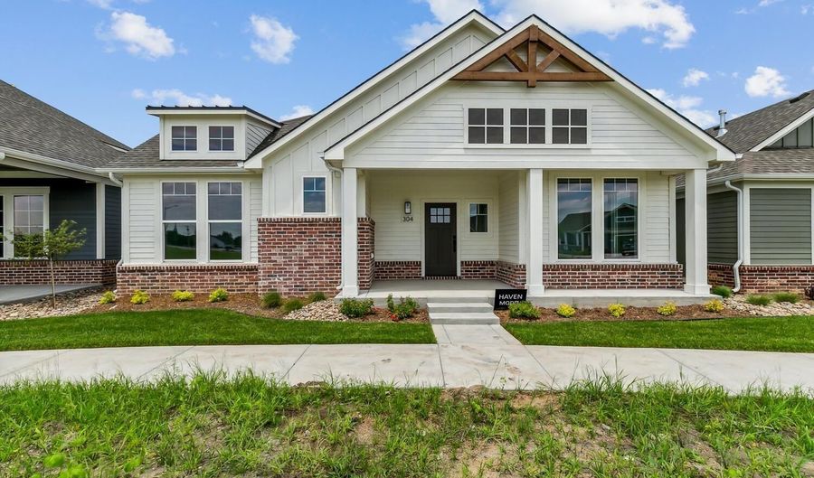 304 W Pepper Tree Rd, Andover, KS 67002 - 3 Beds, 2 Bath