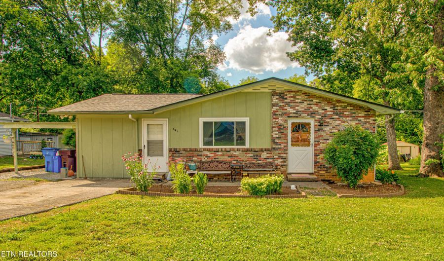 641 Garfield St, Alcoa, TN 37701 - 3 Beds, 2 Bath