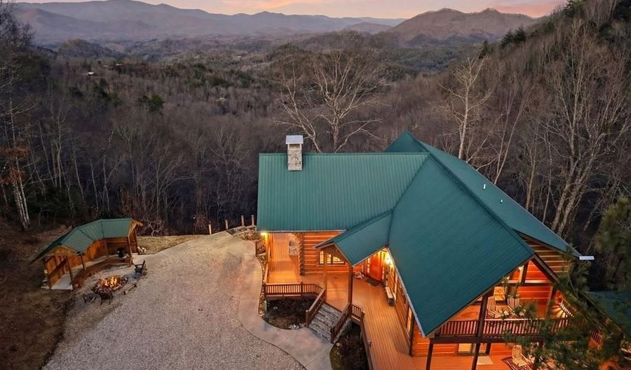 2150 Shellstand Ests, Almond, NC 28702 - 3 Beds, 4 Bath