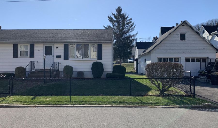 15 Wright St, Amsterdam, NY 12010 - 3 Beds, 1 Bath