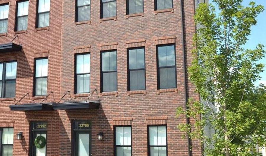 22790 TAWNY PINE Sq, Ashburn, VA 20148 - 5 Beds, 5 Bath