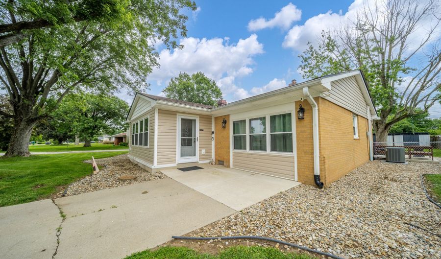 149 E 75th St, Anderson, IN 46013 - 3 Beds, 2 Bath
