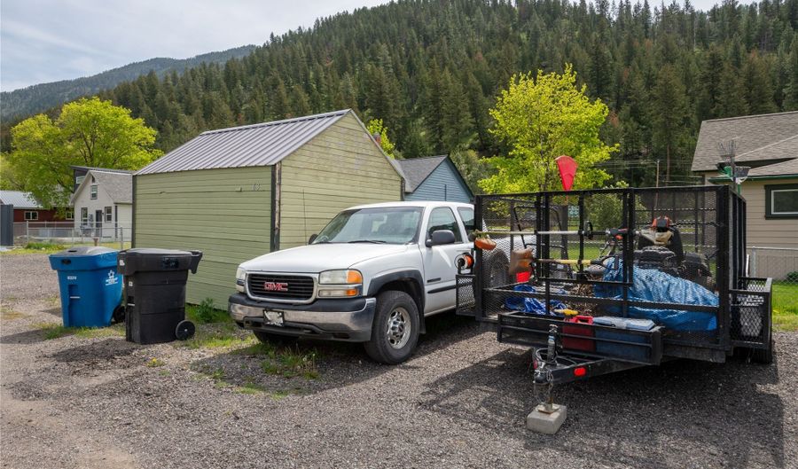 9504 Hwy 200 E, Bonner, MT 59823 - 2 Beds, 1 Bath