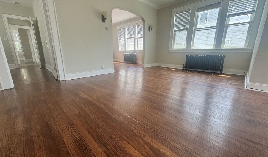 744 Park St 3Rd Fl, Bridgeport, CT 06608 - 3 Beds, 1 Bath