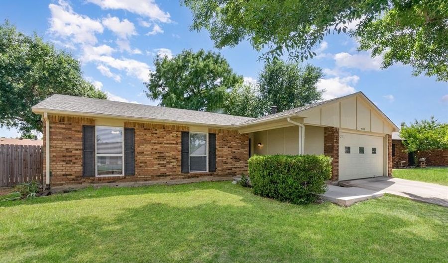 5528 King Dr, The Colony, TX 75056 - 3 Beds, 2 Bath