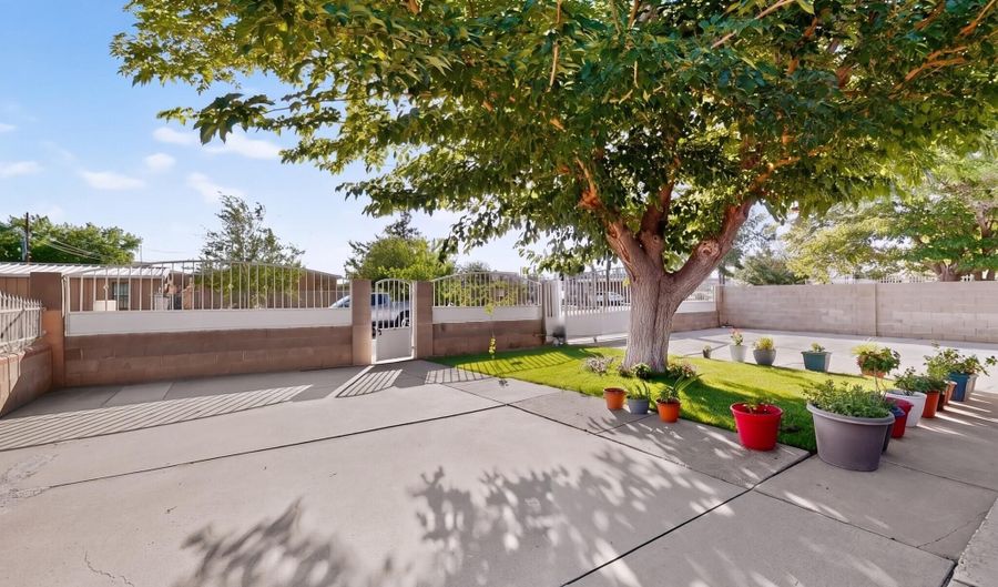 514 57th St NW, Albuquerque, NM 87105 - 4 Beds, 3 Bath