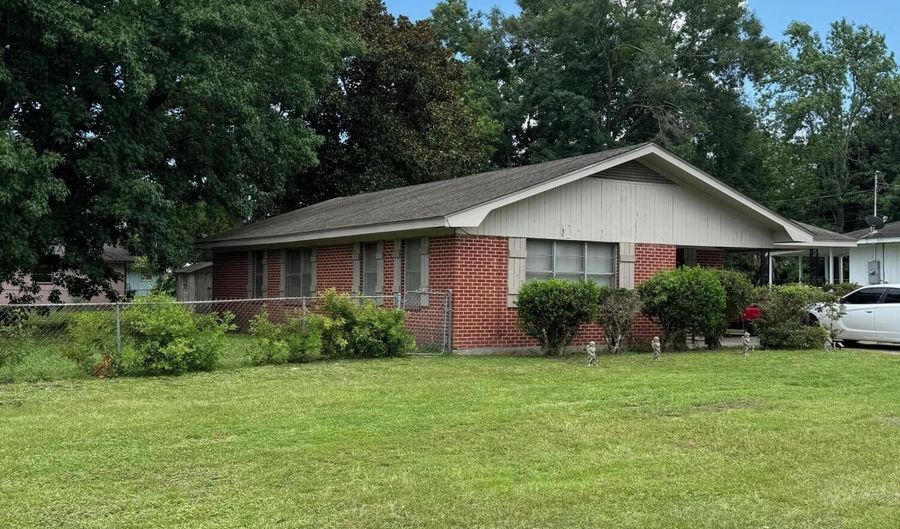 360 Spratley Ave, Biloxi, MS 39531 - 3 Beds, 2 Bath