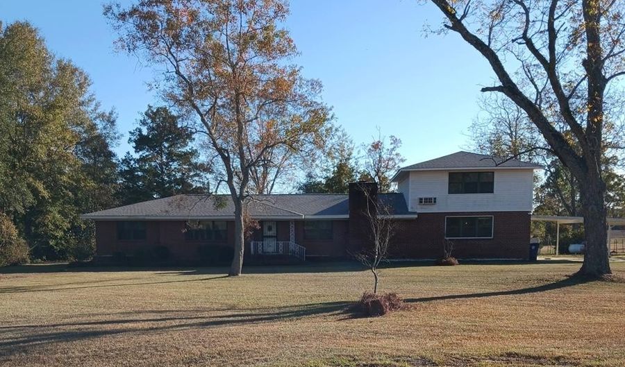 450 Meadows Rd, Ashford, AL 36312 - 4 Beds, 3 Bath