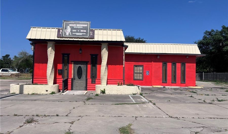 406 N Johnson St, Alice, TX 78332 - 0 Beds, 2 Bath