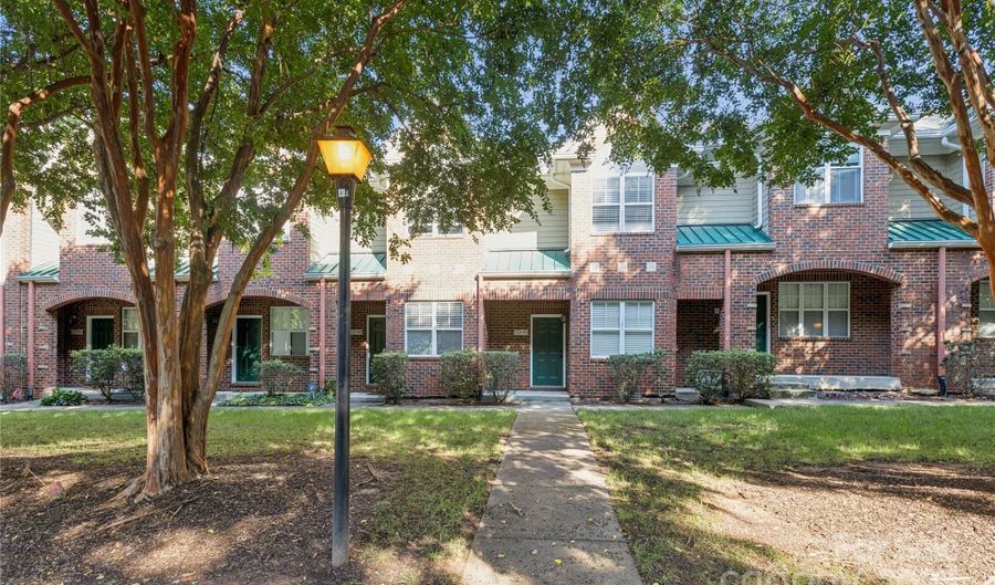 222-50 S Torrence St, Charlotte, NC 28204 - 2 Beds, 3 Bath