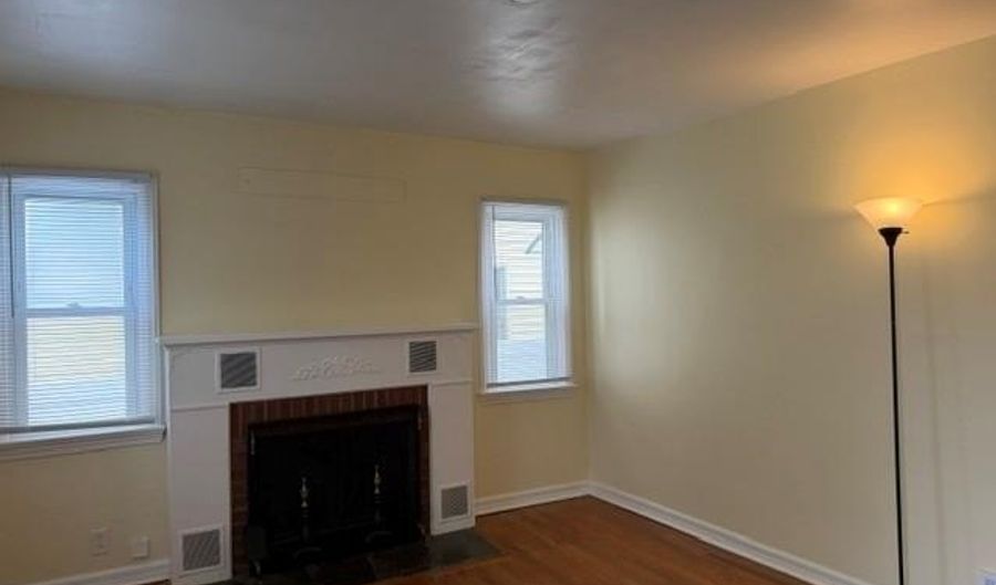 128 Pleasant Ave, Bergenfield, NJ 07621 - 2 Beds, 1 Bath