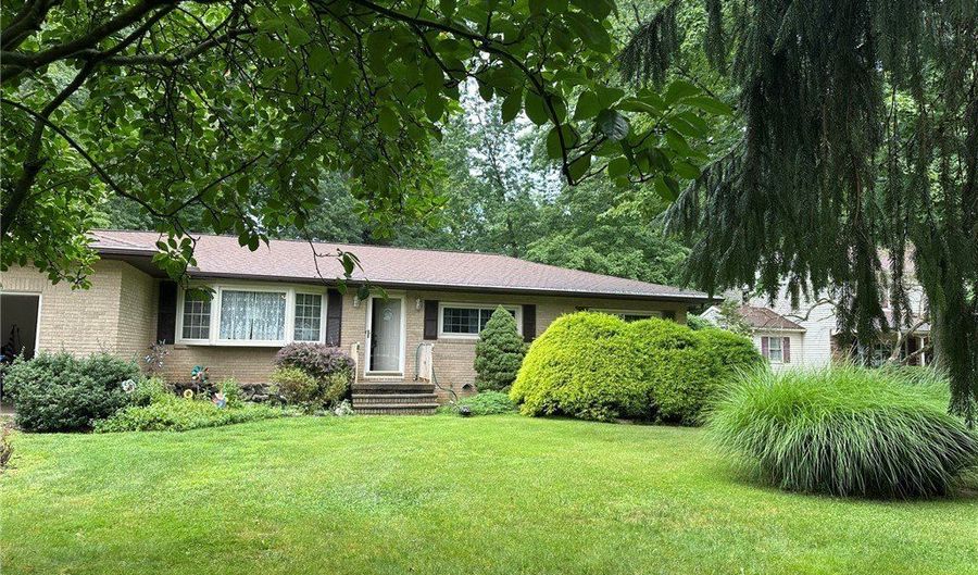 477 Catalina Dr, Akron, OH 44319 - 3 Beds, 2 Bath