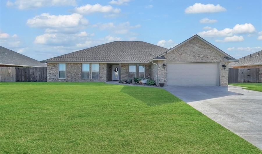 1812 Lynx Ln, Altus, OK 73521 - 4 Beds, 3 Bath