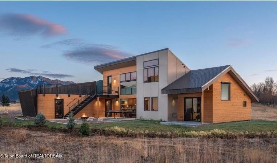 356 COLUMBINE St, Alpine, WY 83128 - 4 Beds, 3 Bath