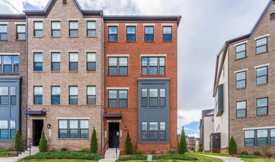 22504 WILSON VIEW Ter, Ashburn, VA 20148 - 3 Beds, 3 Bath