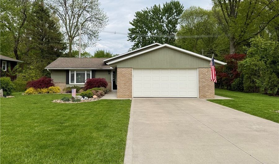875 Princeton Ave, Amherst, OH 44001 - 3 Beds, 2 Bath