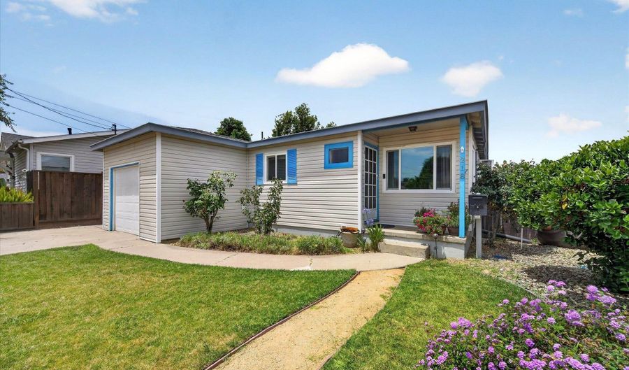218 W Madill St, Antioch, CA 94509 - 3 Beds, 1 Bath