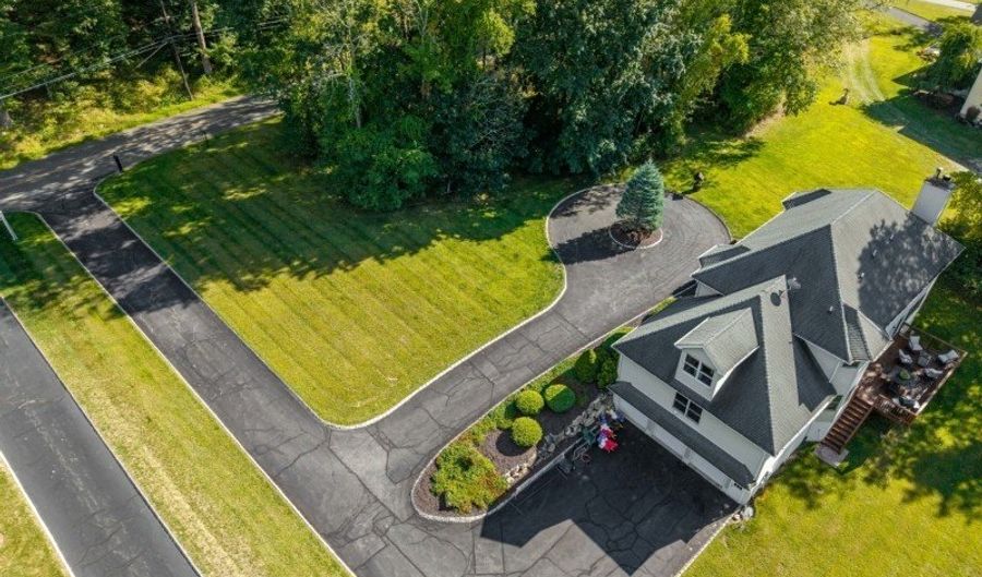 33 Perona Rd, Andover, NJ 07821 - 4 Beds, 3 Bath