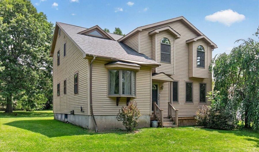 226 Belfance Rd, Amsterdam, NY 12010 - 3 Beds, 2 Bath