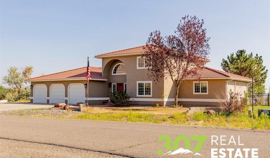 220 S Chugwater Dr, Cody, WY 82414 - 6 Beds, 4 Bath